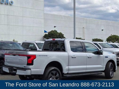 2025 Ford F-150 Lightning LARIAT