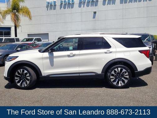Star White Metallic Tri-Coat 2026 Ford Explorer Platinum