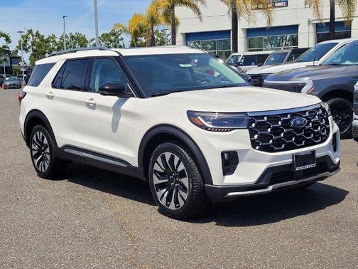 Star White Metallic Tri-Coat 2026 Ford Explorer Platinum