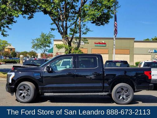 2025 Ford F-150 Lightning LARIAT