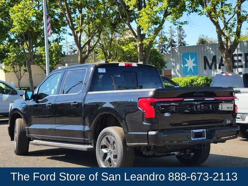 2025 Ford F-150 Lightning LARIAT