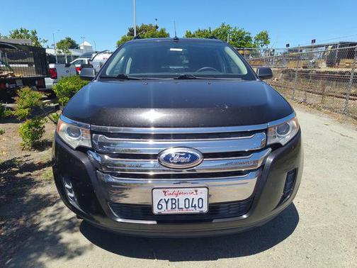 Tuxedo Black Metallic 2013 Ford Edge SE