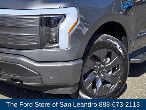 2025 Ford F-150 Lightning LARIAT