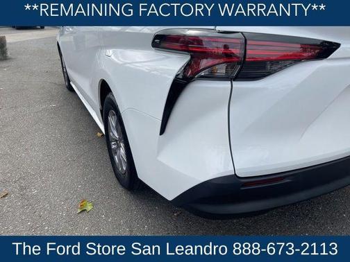 2022 Toyota Sienna LE