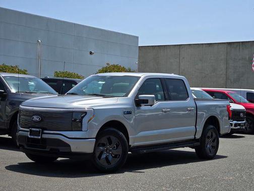 2025 Ford F-150 Lightning LARIAT