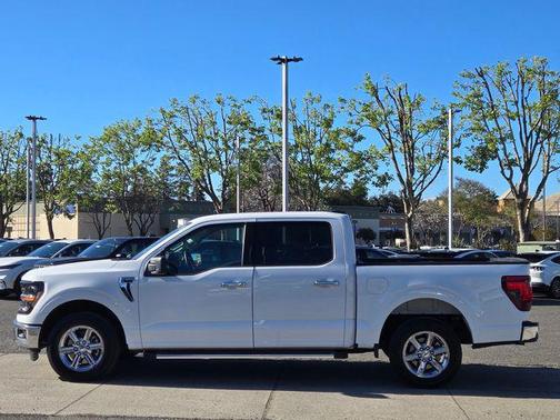 Oxford White 2025 Ford F-150 XLT