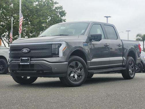 2025 Ford F-150 Lightning Flash