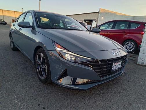 2022 Hyundai ELANTRA Limited