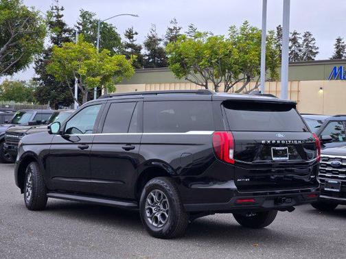 Agate Black Metallic 2026 Ford Expedition Max Active 4x4