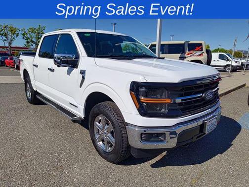 Oxford White 2025 Ford F-150 XLT