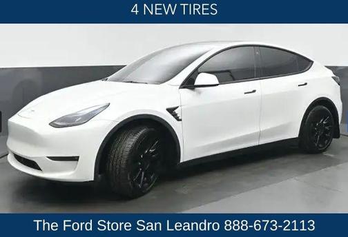 Pearl White Multi-Coat 2022 Tesla Model Y Long Range Dual Motor All-Wheel Drive