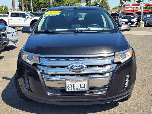 Tuxedo Black Metallic 2013 Ford Edge SE
