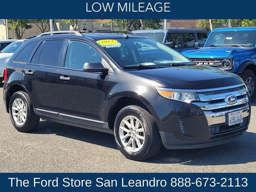 Tuxedo Black Metallic 2013 Ford Edge SE