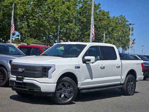 2025 Ford F-150 Lightning LARIAT