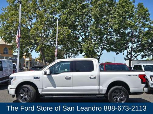 2025 Ford F-150 Lightning LARIAT