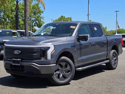 2025 Ford F-150 Lightning Flash