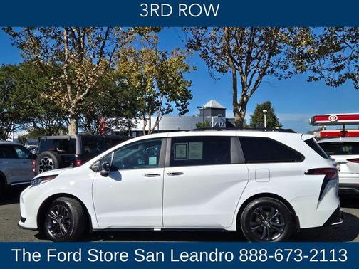 2025 Toyota Sienna XSE 7 Passenger