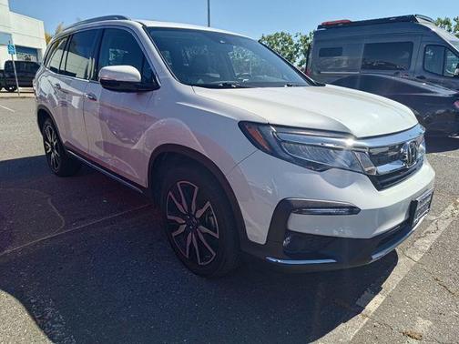 Platinum White Pearl 2020 Honda Pilot Touring 8-Passenger