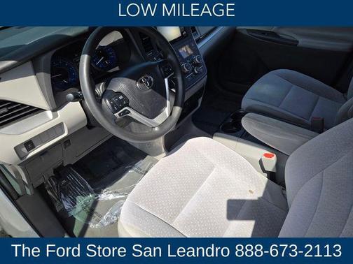 2020 Toyota Sienna LE