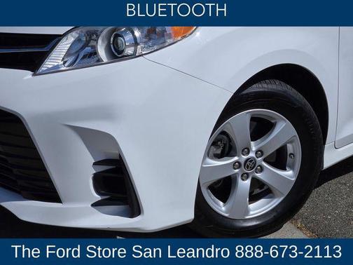 2020 Toyota Sienna LE