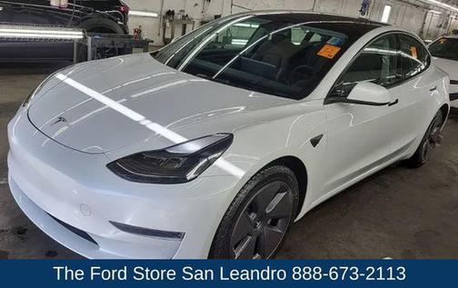 Pearl White Multi-Coat 2023 Tesla Model 3 Standard Range