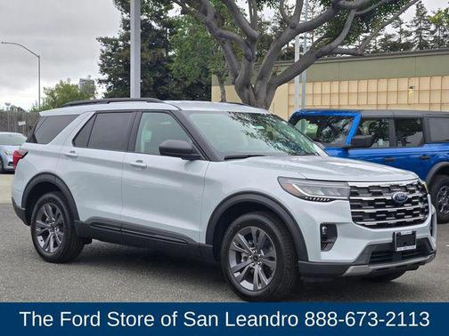 Space White Metallic 2026 Ford Explorer Active