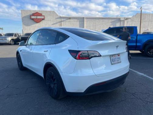 2021 Tesla Model Y Standard Range Rear-Wheel Drive