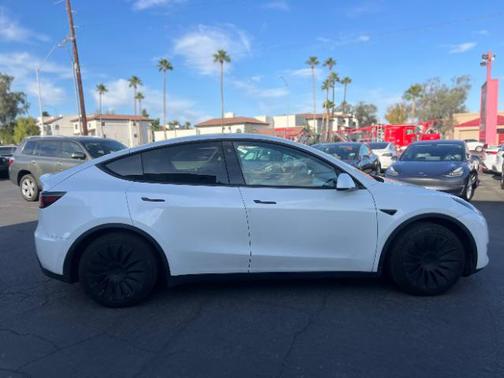 2021 Tesla Model Y Standard Range Rear-Wheel Drive