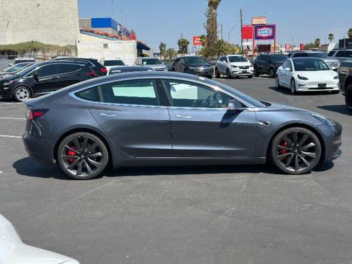 2020 Tesla Model 3 Performance