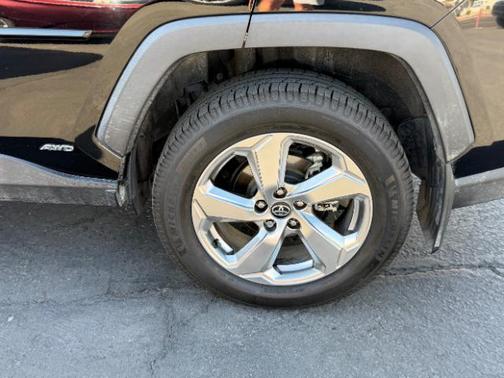 2021 Toyota RAV4 Hybrid XLE Premium