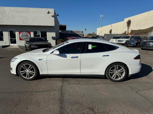2013 Tesla Model S Signature Performance