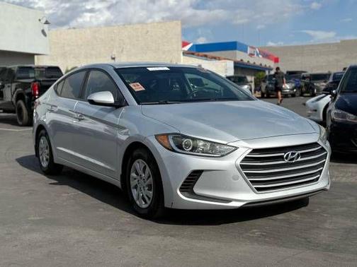 2018 Hyundai ELANTRA SE