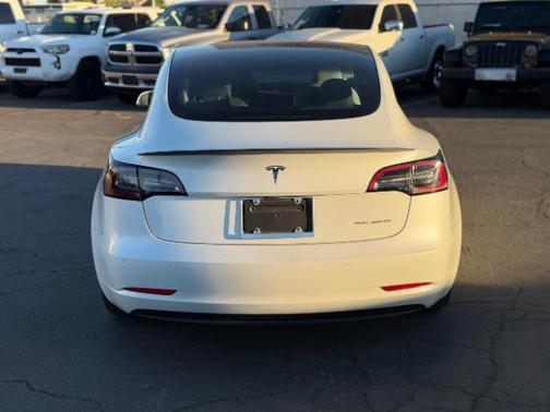 Pearl White Multi-Coat 2021 Tesla Model 3 Long Range