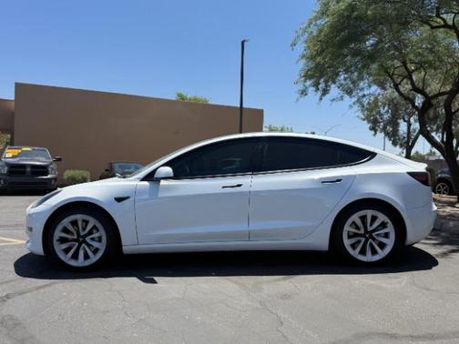 Pearl White Multi-Coat 2022 Tesla Model 3 Standard Range