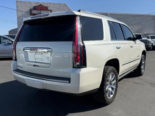 White Diamond Tricoat 2015 GMC Yukon Denali