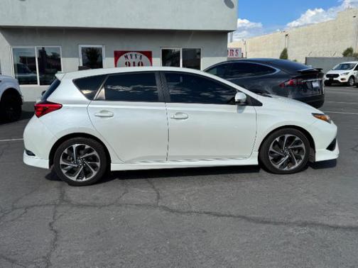 2017 Toyota Corolla iM Base