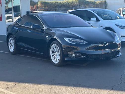 2017 Tesla Model S 90D