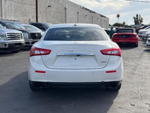 Bianco 2017 Maserati Ghibli Base