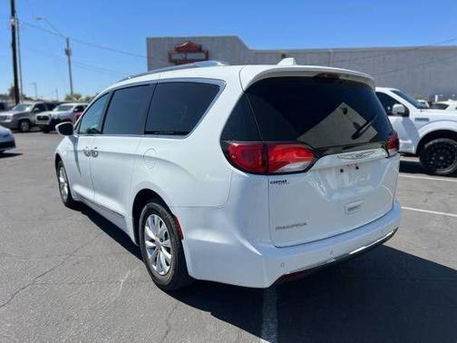 2018 Chrysler Pacifica Touring-L
