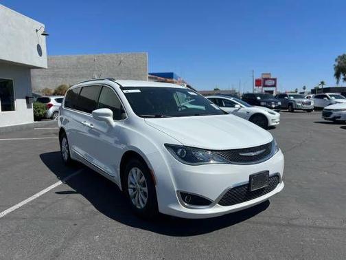 2018 Chrysler Pacifica Touring-L