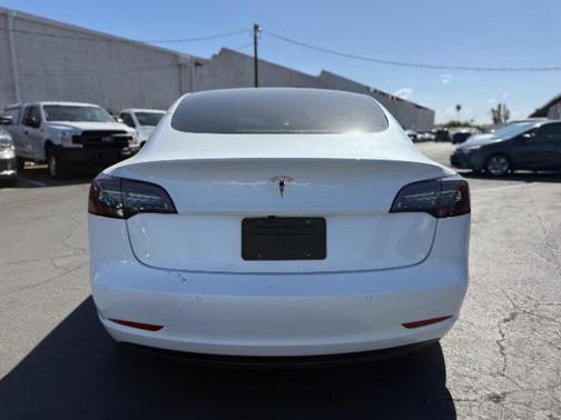 2022 Tesla Model 3 Standard Range