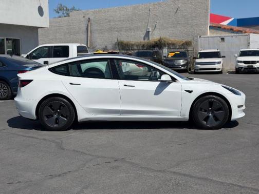 Pearl White Multi-Coat 2023 Tesla Model 3 Standard Range