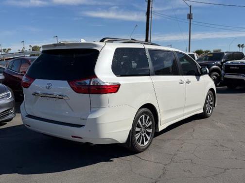 2020 Toyota Sienna Limited Premium
