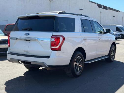 Star White Metallic Tri-Coat 2020 Ford Expedition XLT