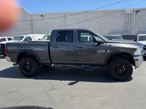 Granite Crystal Metallic Clearcoat 2018 RAM 2500 Tradesman Crew Cab 4x4 6'4' Box