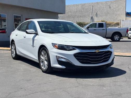 Summit White 2022 Chevrolet Malibu FWD LT