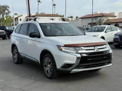2017 Mitsubishi Outlander ES