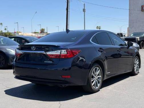 2016 Lexus ES 300h Base