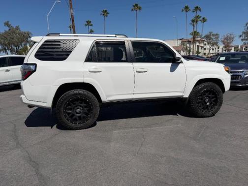 Super White 2019 Toyota 4Runner SR5