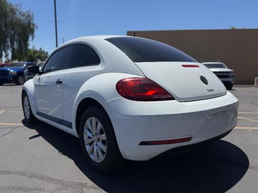 Pure White 2017 Volkswagen Beetle 1.8T